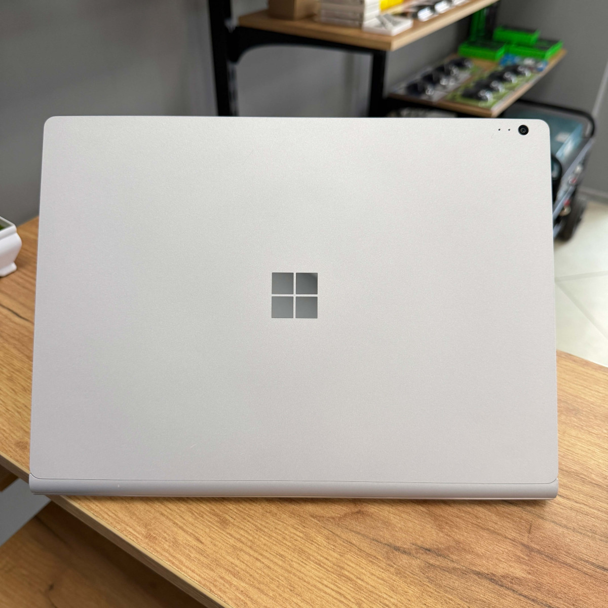 Ноутбук-трансформер 2в1 Microsoft Surface Book 2 1832/ 13.5" 3K (3000×2000), IPS сенсорний/ Intel Core i5 8350U (4 ядра/ 8 потоків)/ Intel UHD 620/ 8 GB/ 256 GB SSD NVME (Б/В)