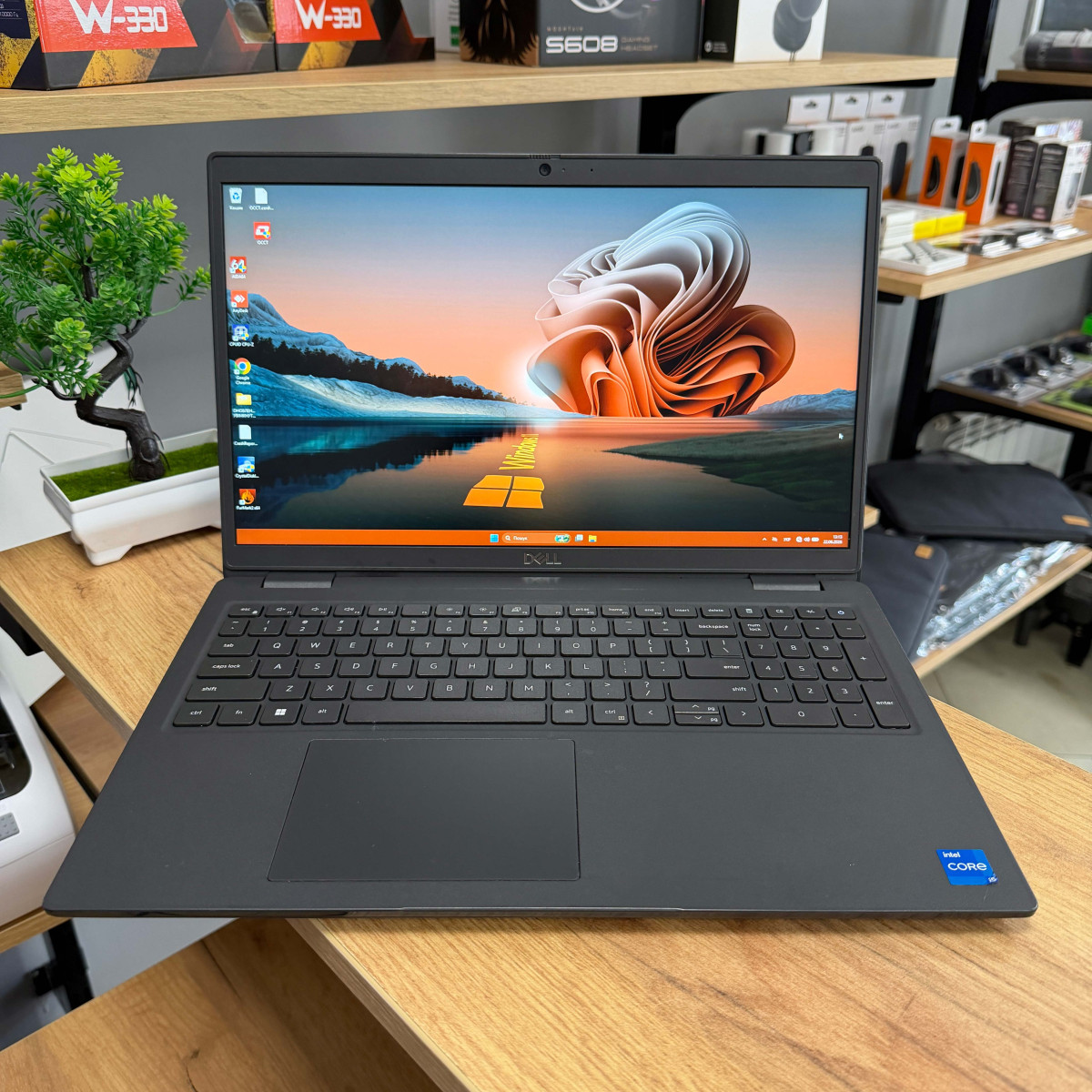 Ноутбук Dell Latitude 3520/ 15.6" FullHD, IPS/ Intel Core i5 1135G7 (4 ядра/ 8 потоків)/ Intel Iris Xe/ 8 GB/ 256 GB SSD NVME (Б/В)