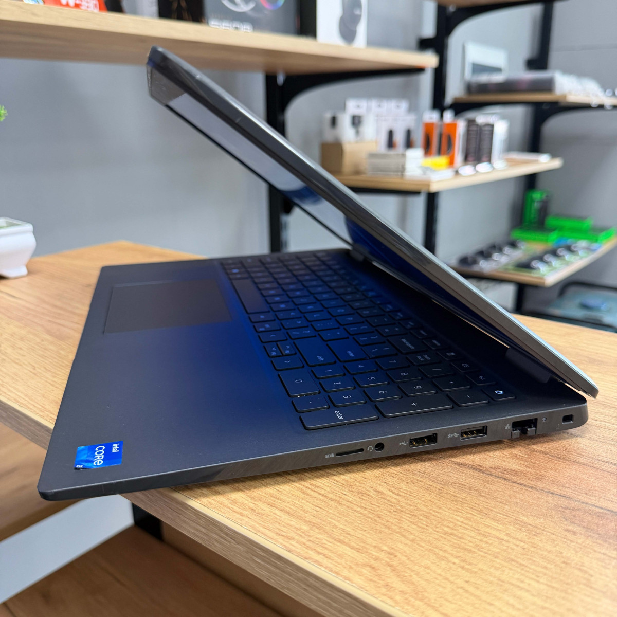Ноутбук Dell Latitude 3520/ 15.6" FullHD, IPS/ Intel Core i5 1135G7 (4 ядра/ 8 потоків)/ Intel Iris Xe/ 8 GB/ 256 GB SSD NVME (Б/В)