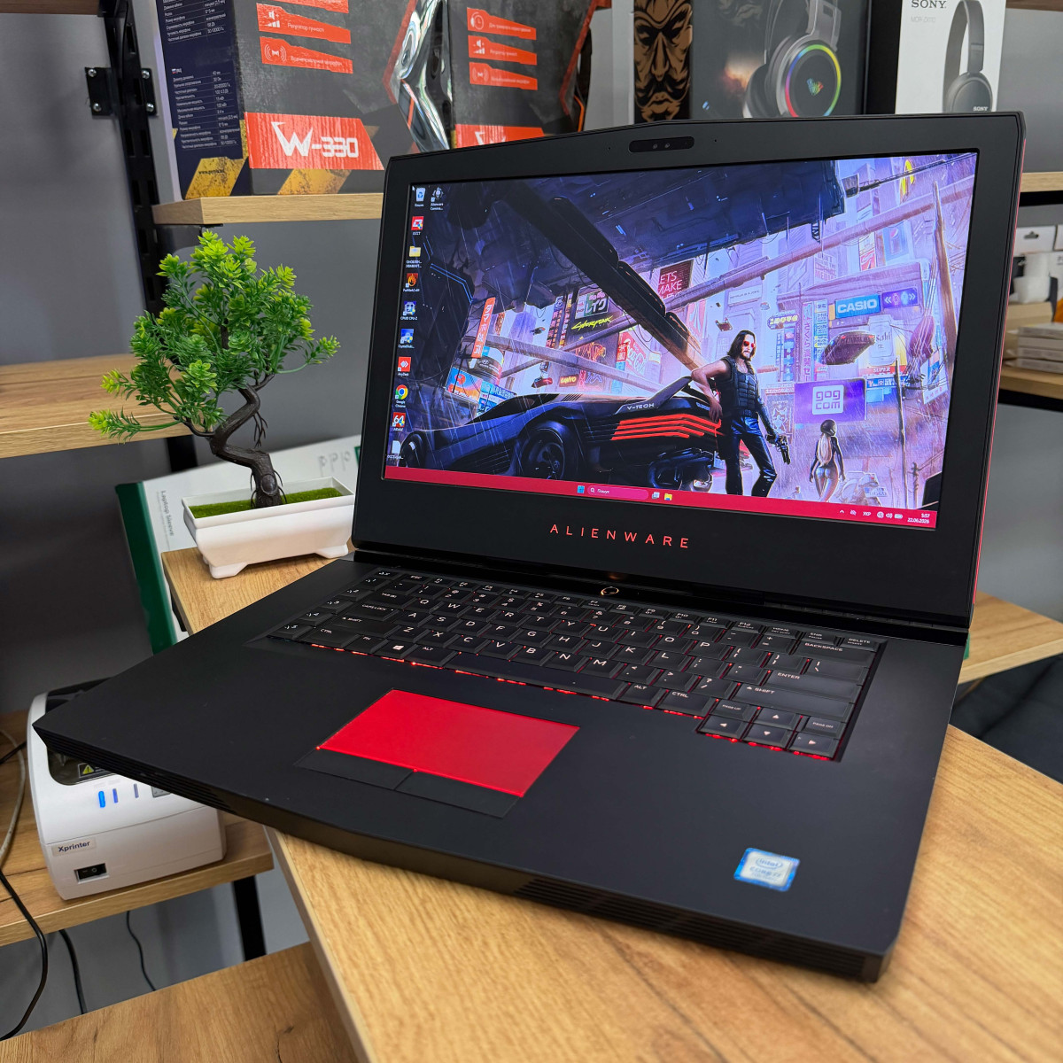 Ігровий ноутбук Dell Alienware 15 R3/ 15.6" FullHD, IPS/ Intel Core i7 7700HQ (2.8 - 3.8 ГГц)/ NVIDIA GeForce GTX 1070 (на 8 GB)/ 16 GB/ 512 GB SSD NVME (Б\В)