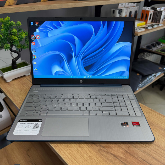 Ультрабук HP 15-ef2126wm/ 15.6" FullHD/ AMD Ryzen 5 5500U (6 ядер/ 12 потоків)/ AMD Radeon RX Vega 7/ 8 GB/ 256 GB SSD NVME (Б\В) 