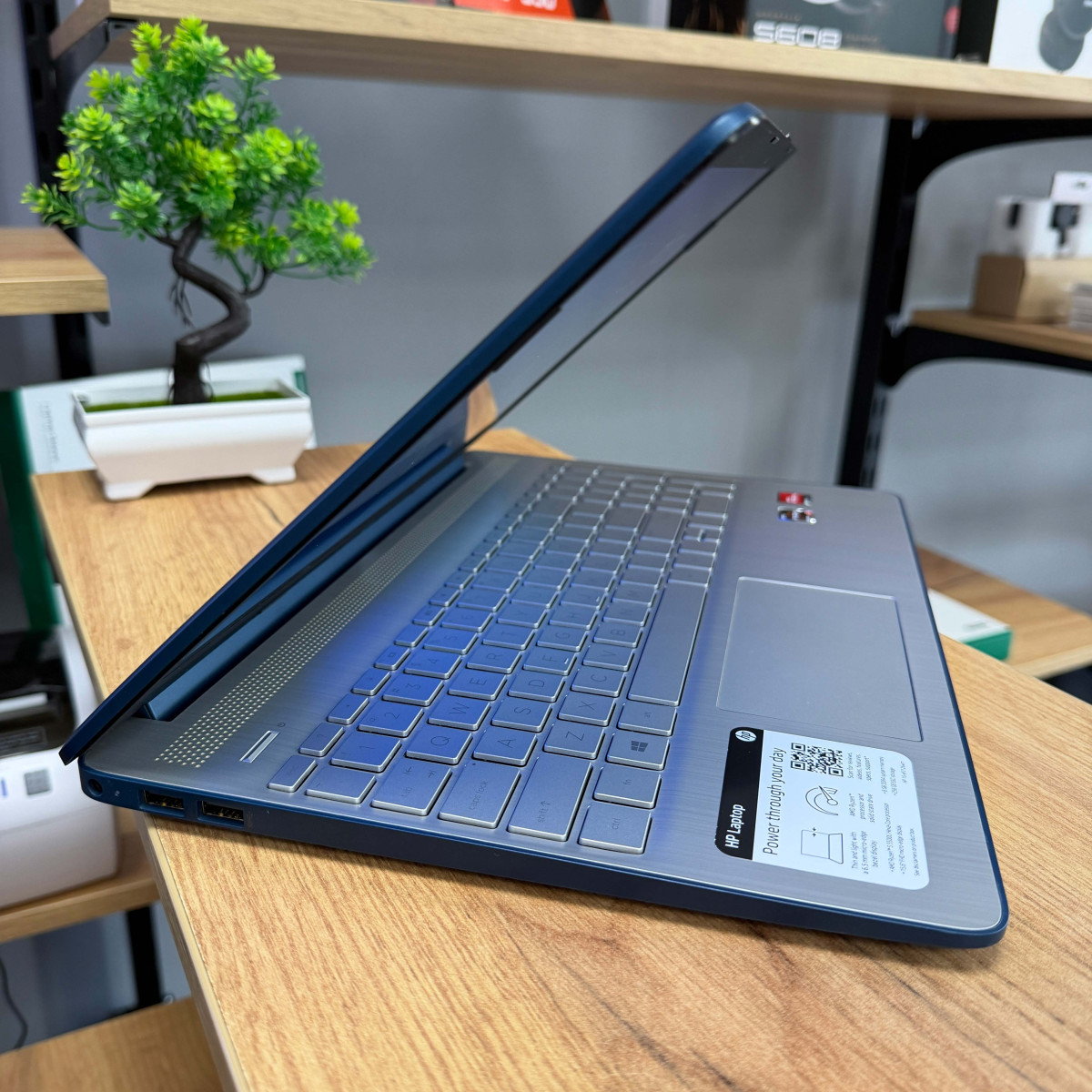 Ультрабук HP 15-ef2126wm/ 15.6" FullHD/ AMD Ryzen 5 5500U (6 ядер/ 12 потоків)/ AMD Radeon RX Vega 7/ 8 GB/ 256 GB SSD NVME (Б\В) 