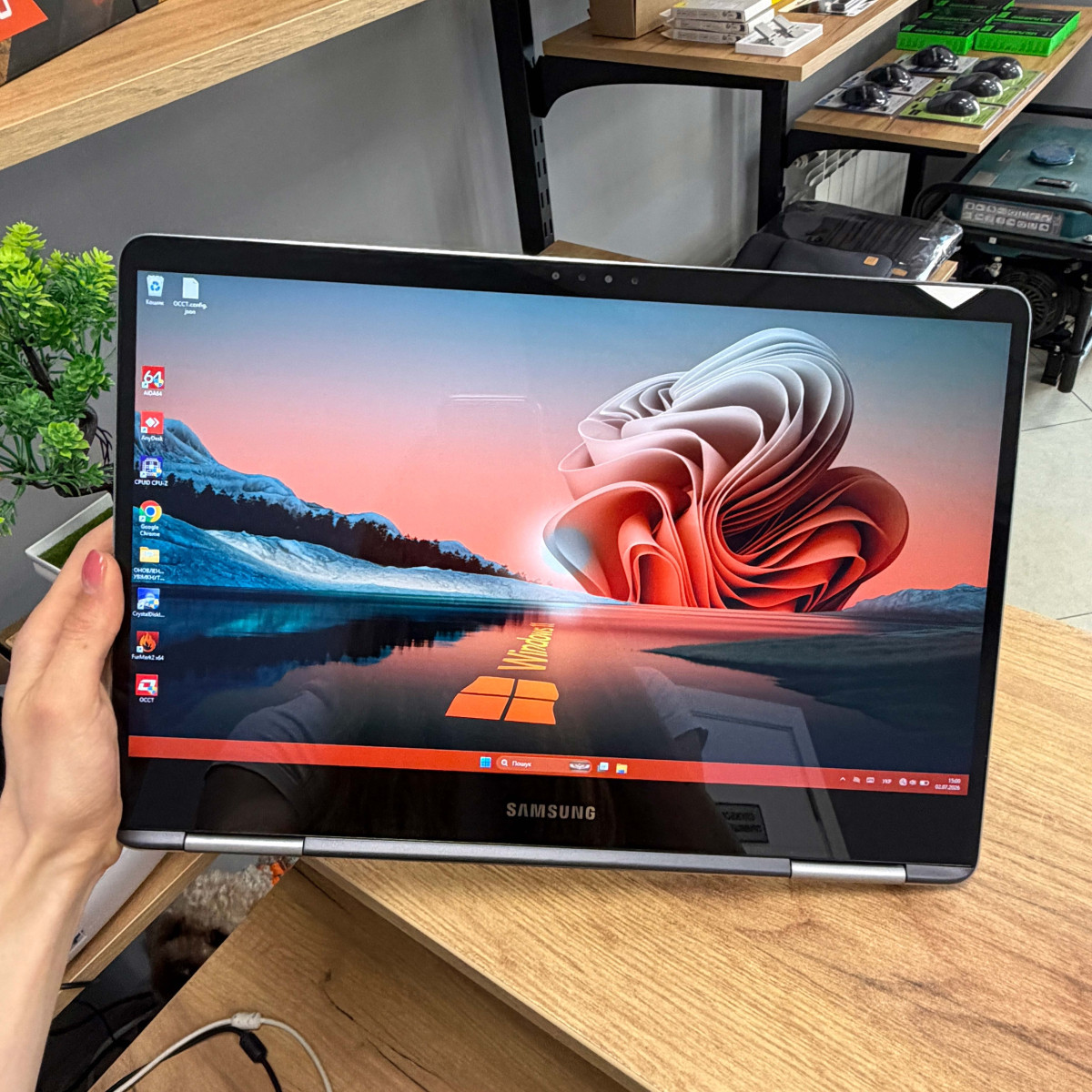 Ультрабук-трансформер 2в1 Samsung 9 Pro (NP940X5N)/ 15.0" FullHD, IPS сенсорний/ Intel Core i7 8550U (4 ядра/ 8 потоків)/ AMD Radeon 500 (на 2 GB)/ 16 GB/ 256 GB SSD NVME (Б/В) Ультрабук-трансформер 2в1 Samsung 9 Pro (NP940X5N)/ 15.0" FullHD, IPS сенсорний/ Intel Core i7 8550U (4 ядра/ 8 потоків)/ AMD Radeon 500 (на 2 GB)/ 16 GB/ 256 GB SSD NVME (Б/В)