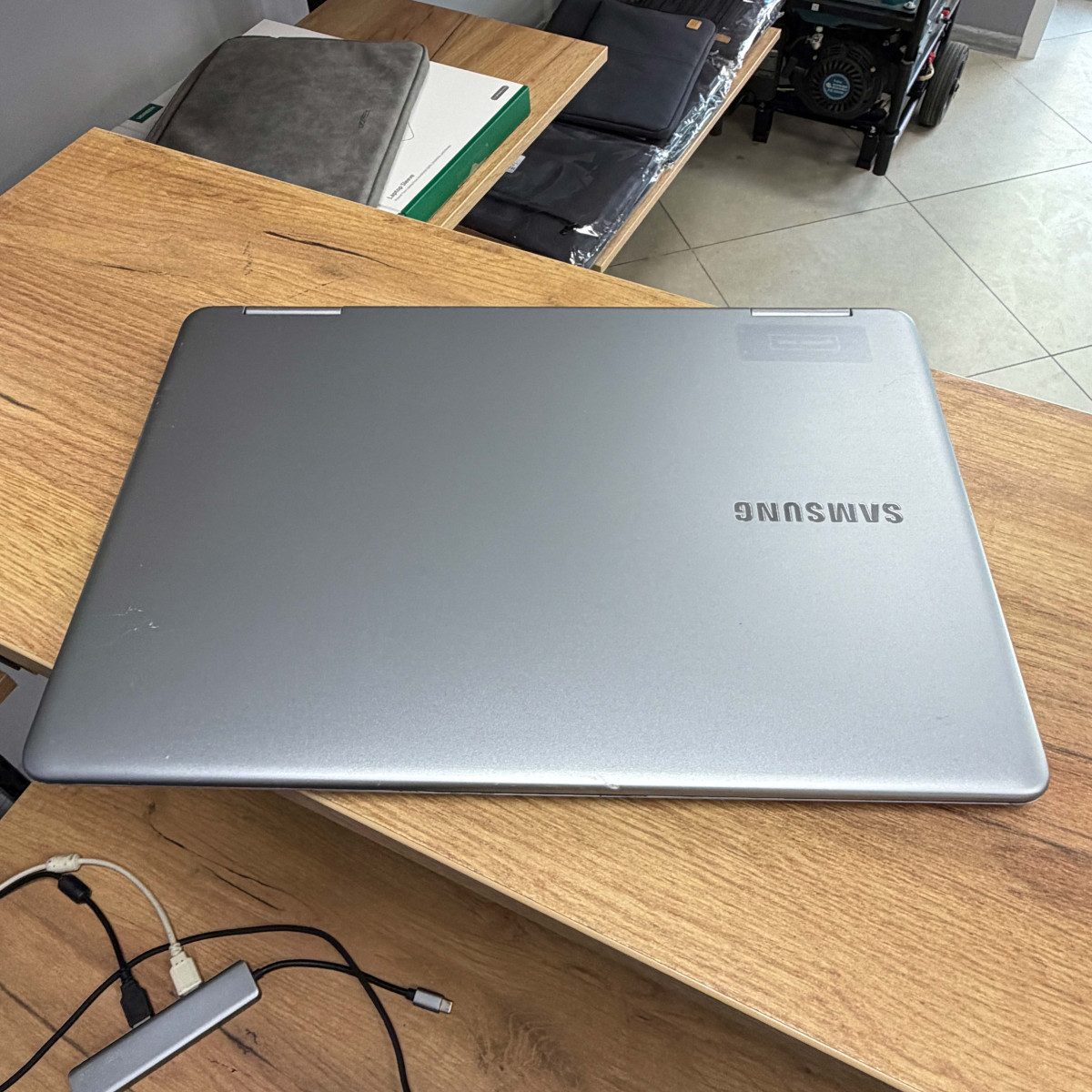Ультрабук-трансформер 2в1 Samsung 9 Pro (NP940X5N)/ 15.0" FullHD, IPS сенсорний/ Intel Core i7 8550U (4 ядра/ 8 потоків)/ AMD Radeon 500 (на 2 GB)/ 16 GB/ 256 GB SSD NVME (Б/В) Ультрабук-трансформер 2в1 Samsung 9 Pro (NP940X5N)/ 15.0" FullHD, IPS сенсорний/ Intel Core i7 8550U (4 ядра/ 8 потоків)/ AMD Radeon 500 (на 2 GB)/ 16 GB/ 256 GB SSD NVME (Б/В)