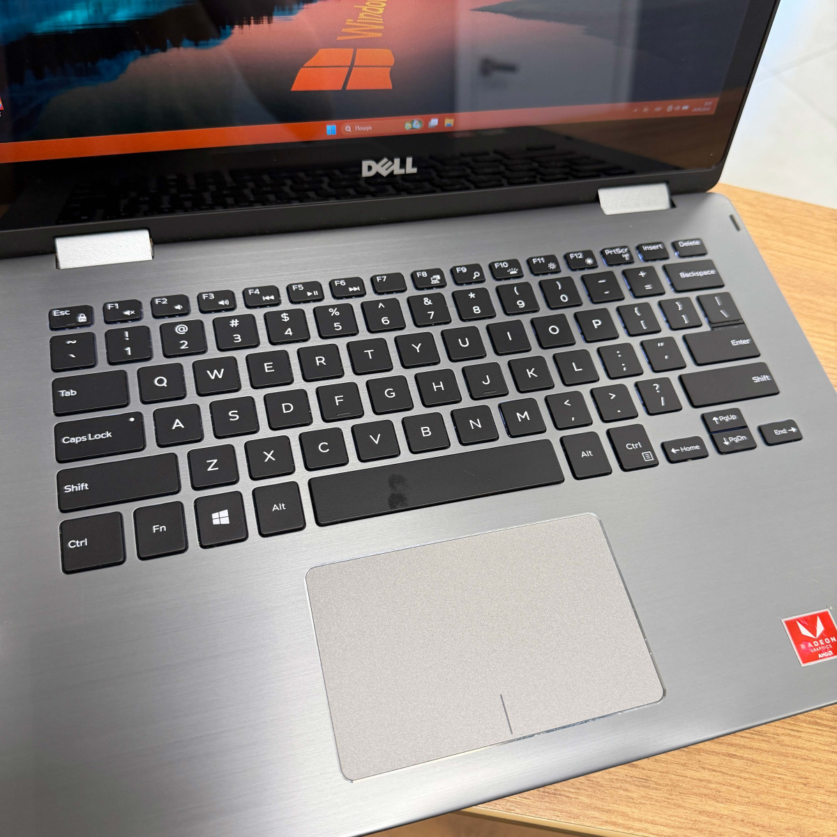 Cенсорний ультрабук-трансформер 2в1 Dell Inspiron 13 7375/ 13.3" FullHD, IPS/ AMD Ryzen 5 2500U (4 ядра/ 8 потоків)/ AMD Radeon Vega 8/ 8 GB/ 128 GB SSD NVME (Б/В)