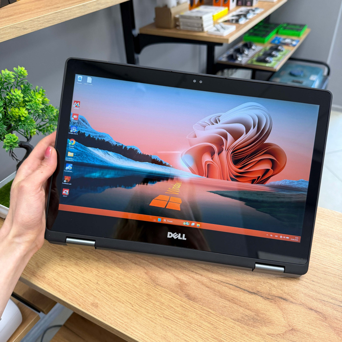 Cенсорний ультрабук-трансформер 2в1 Dell Inspiron 13 7375/ 13.3" FullHD, IPS/ AMD Ryzen 5 2500U (4 ядра/ 8 потоків)/ AMD Radeon Vega 8/ 8 GB/ 128 GB SSD NVME (Б/В)