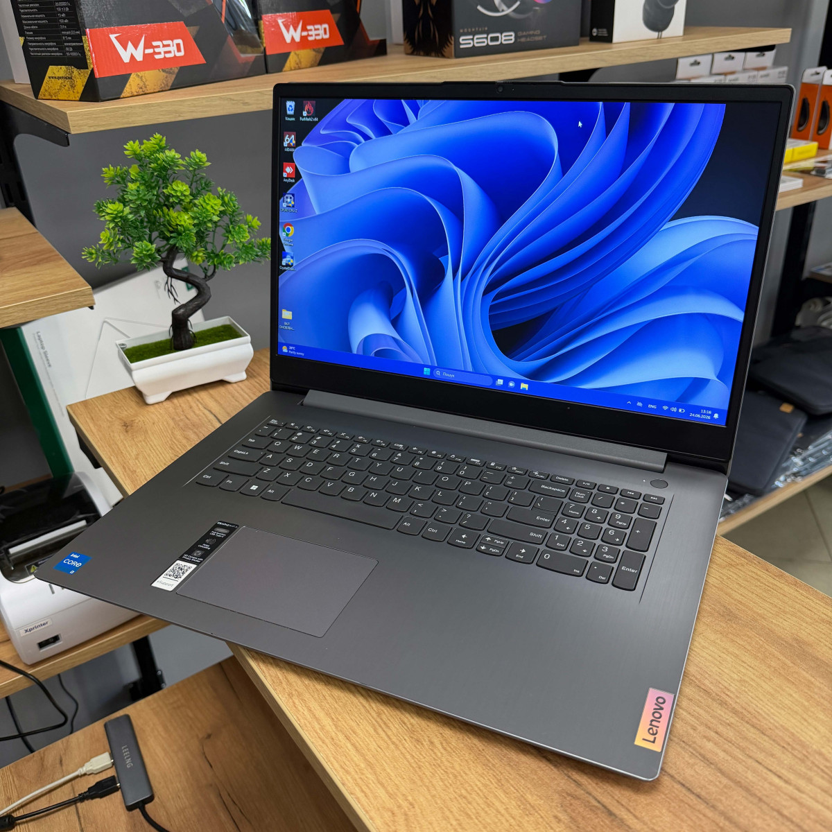 Ноутбук Lenovo IdeaPad 3 17IAU7/ 17.3" HD+/ Intel Core i3 1215U (6 ядер/ 12 потоків)/ Intel UHD/ 8 GB/ 256 GB SSD NVME (Б/В)