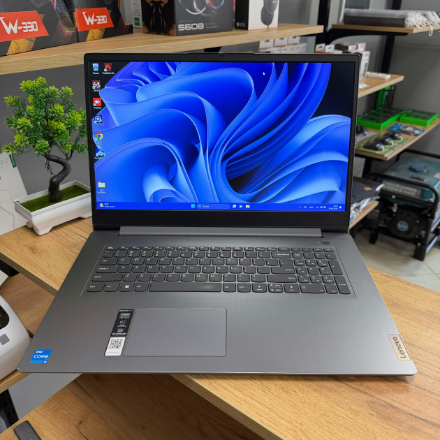 Ноутбук Lenovo IdeaPad 3 17IAU7/ 17.3" HD+/ Intel Core i3 1215U (6 ядер/ 12 потоків)/ Intel UHD/ 8 GB/ 256 GB SSD NVME (Б/В)