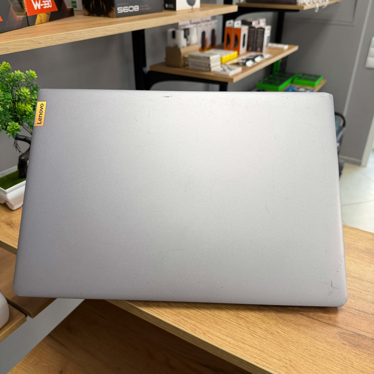 Ноутбук Lenovo IdeaPad 3 17IAU7/ 17.3" HD+/ Intel Core i3 1215U (6 ядер/ 12 потоків)/ Intel UHD/ 8 GB/ 256 GB SSD NVME (Б/В)
