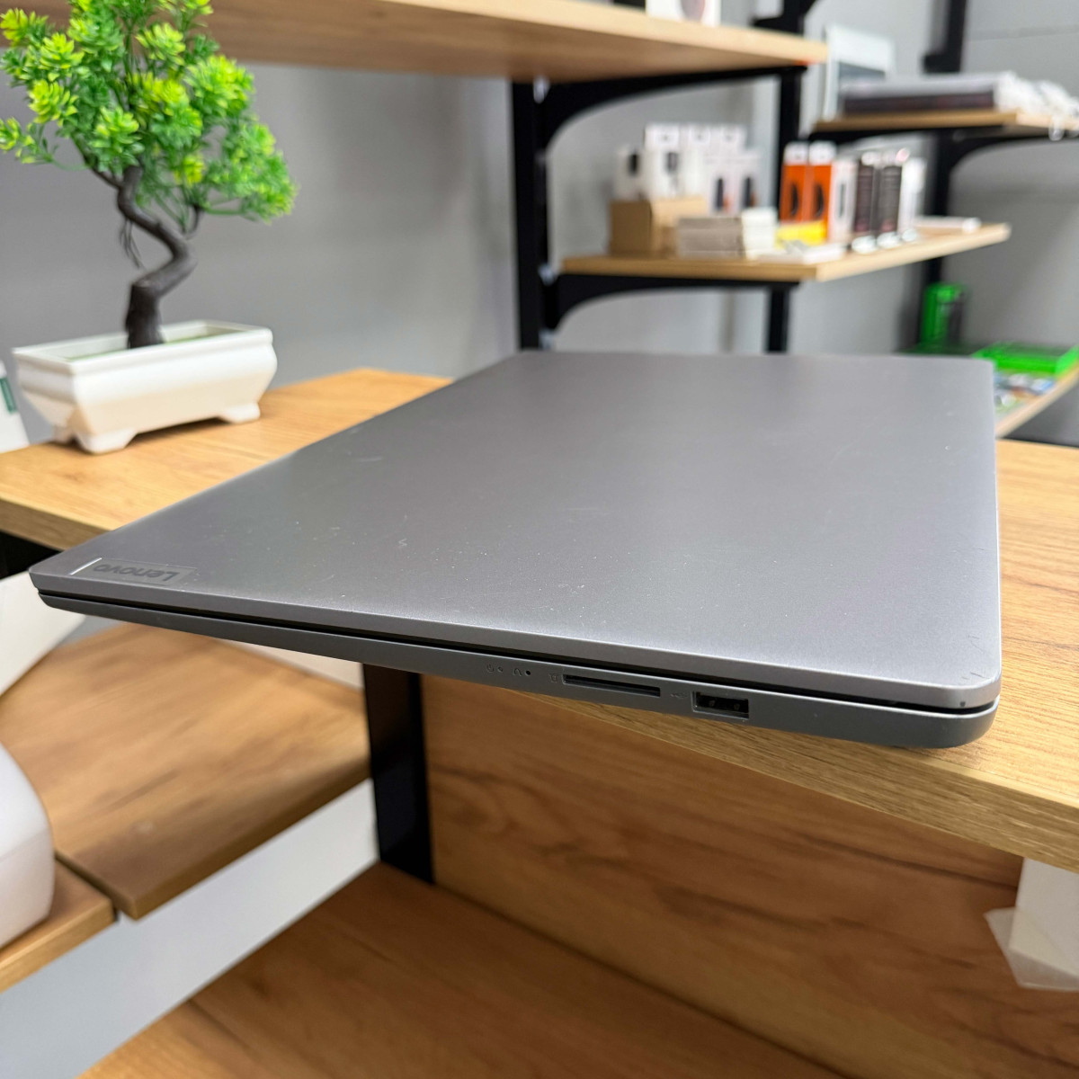 Ноутбук Lenovo IdeaPad 3 17IAU7/ 17.3" HD+/ Intel Core i3 1215U (6 ядер/ 12 потоків)/ Intel UHD/ 8 GB/ 256 GB SSD NVME (Б/В)