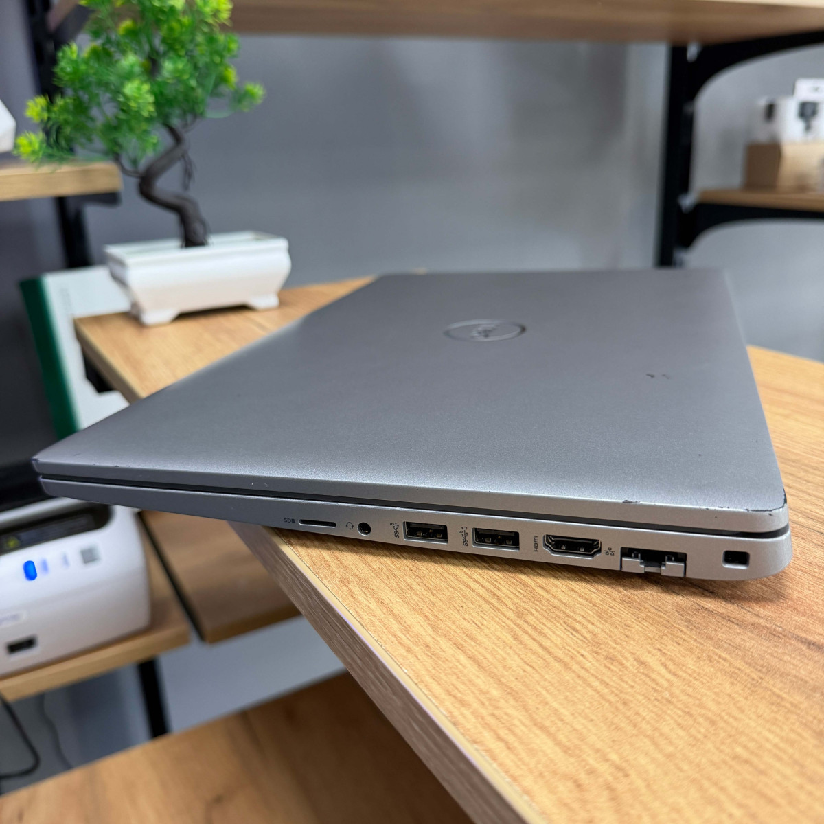 Ноутбук Dell Latitude 5530/ 15.6" HD/ Intel Core i5 1235U (10 ядер/ 12 потоків)/ Intel Iris Xe/ 16 GB/ 256 GB SSD NVME (Б/В)