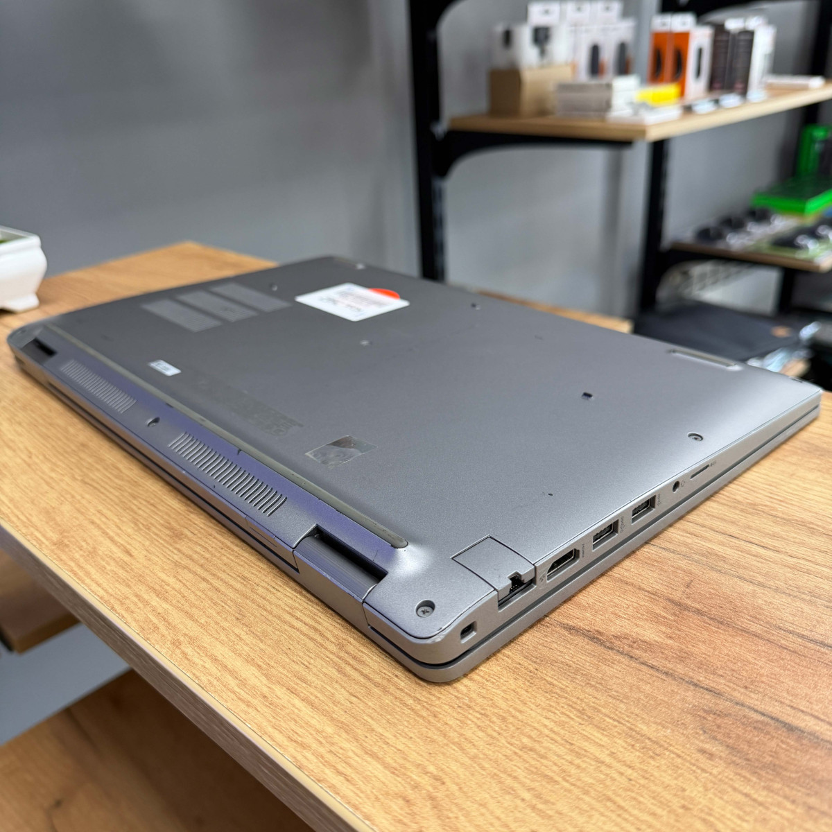 Ноутбук Dell Latitude 5530/ 15.6" FullHD, IPS/ Intel Core i5 1235U (10 ядер/ 12 потоків)/ Intel Iris Xe/ 16 GB/ 256 GB SSD NVME (Б/В) 