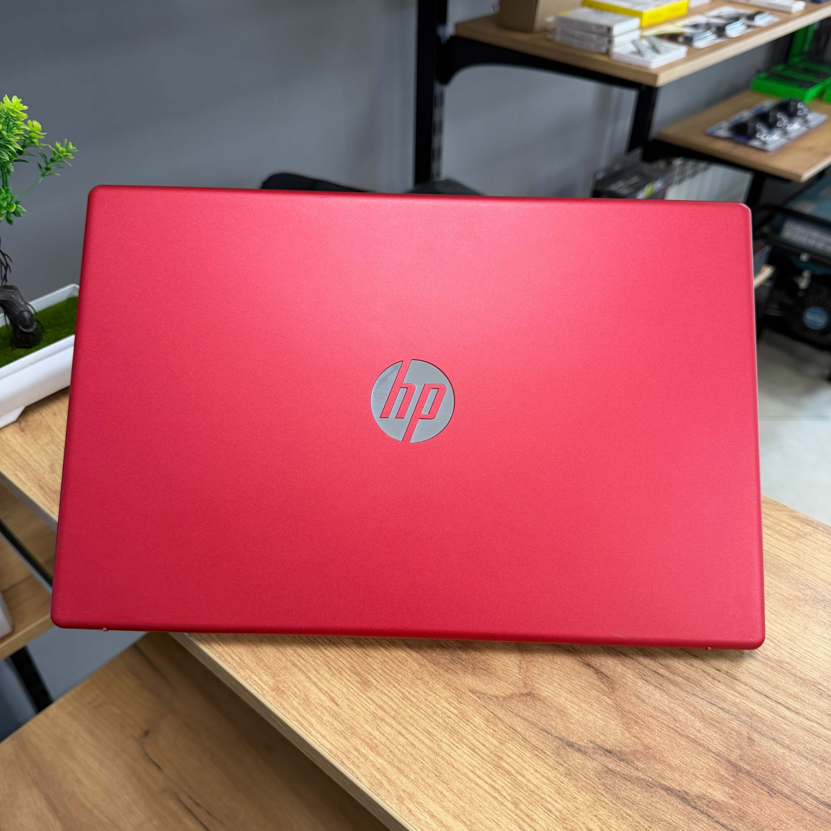 Ультрабук 15-fd0083wm/ 15.6" HD/ Intel N200, 4 ядра/ Intel UHD/ 8 GB/ 128 GB SSD NVME (Б/В)