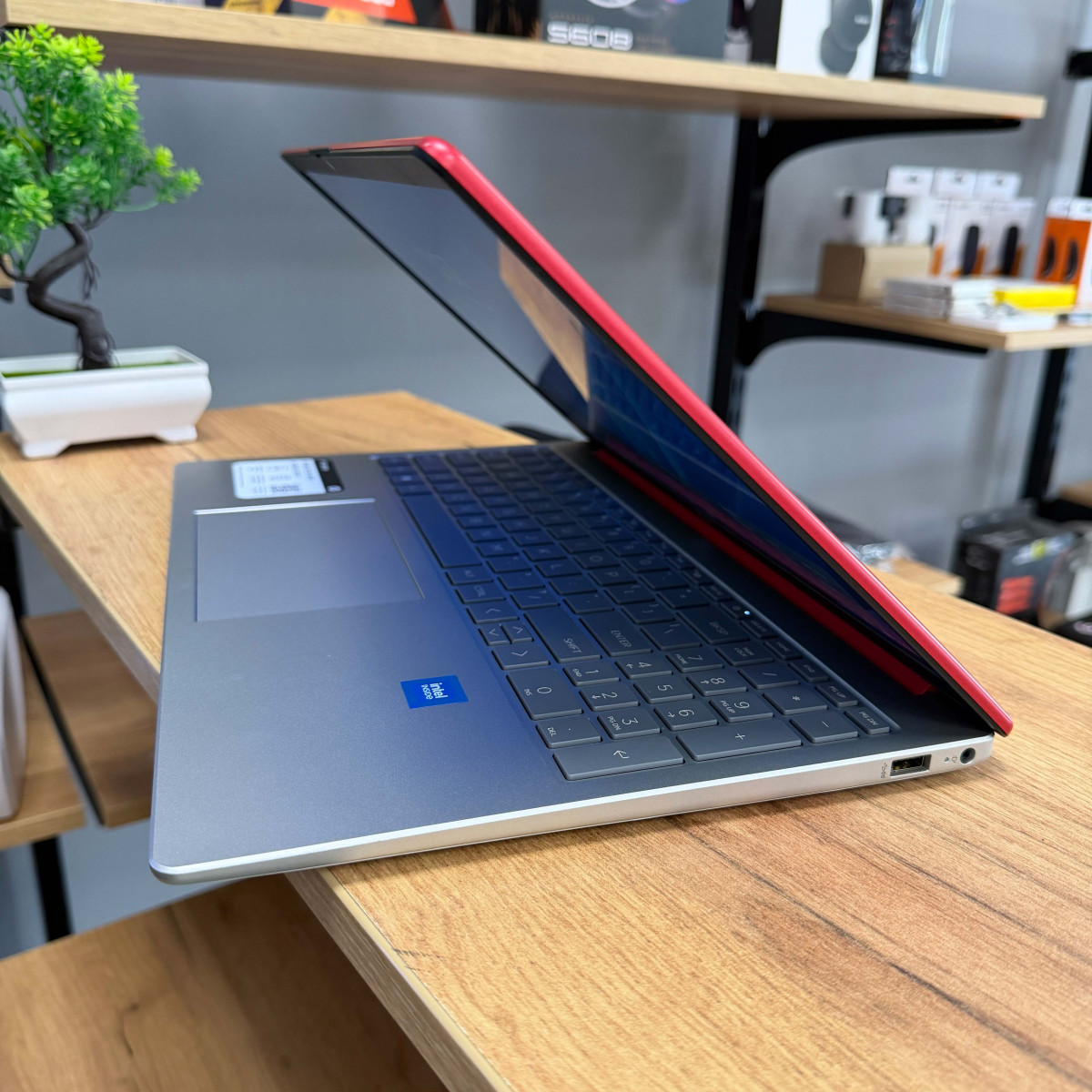 Ультрабук 15-fd0083wm/ 15.6" HD/ Intel N200, 4 ядра/ Intel UHD/ 8 GB/ 128 GB SSD NVME (Б/В)
