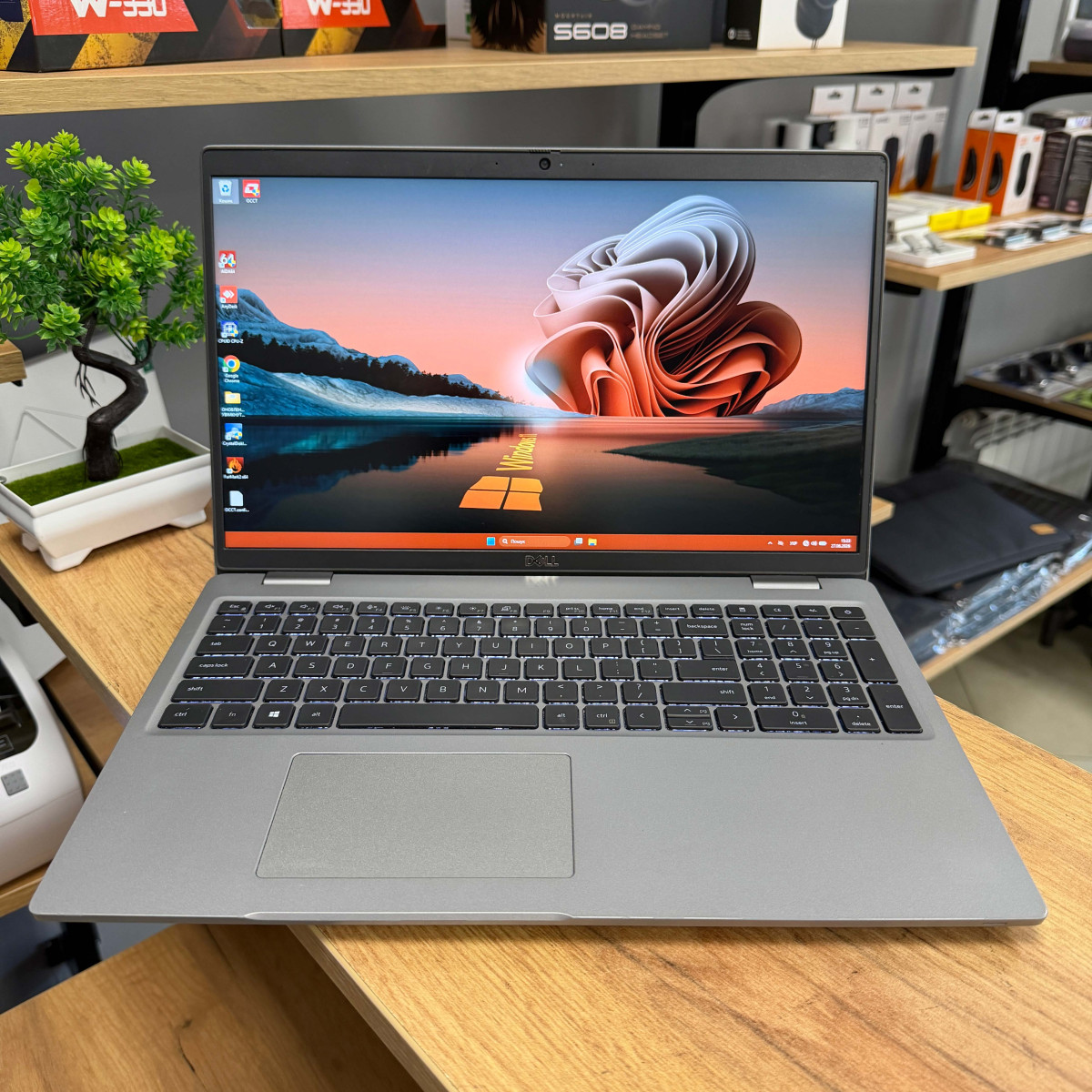 Ноутбук Dell Latitude 5520/ 15.6" FullHD, IPS/ Intel Core i5 1135G7 (4 ядра/ 8 потоків)/ Intel Iris Xe/ 16 GB/ 256 GB SSD NVME (Б\В) Ноутбук Dell Latitude 5520/ 15.6" FullHD, IPS/ Intel Core i5 1135G7 (4 ядра/ 8 потоків)/ Intel Iris Xe/ 16 GB/ 256 GB SSD NVME (Б\В)