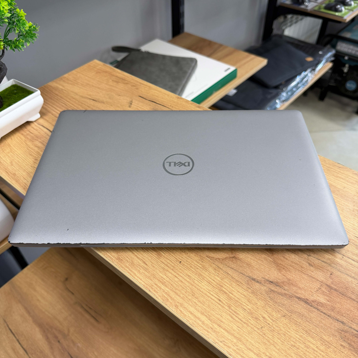 Ноутбук Dell Latitude 5520/ 15.6" FullHD, IPS/ Intel Core i5 1135G7 (4 ядра/ 8 потоків)/ Intel Iris Xe/ 16 GB/ 256 GB SSD NVME (Б\В) Ноутбук Dell Latitude 5520/ 15.6" FullHD, IPS/ Intel Core i5 1135G7 (4 ядра/ 8 потоків)/ Intel Iris Xe/ 16 GB/ 256 GB SSD NVME (Б\В)