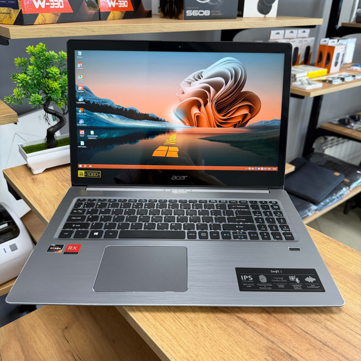 Ігровий ультрабук Acer Swift 3 SF315-41G/ 15.6" FullHD, IPS/ AMD Ryzen 7 2700U (4 ядра/ 8 потоків)/  AMD Radeon RX540 (на 2 GB)/ 8 GB/ 256 GB SSD M2 (Б/В)