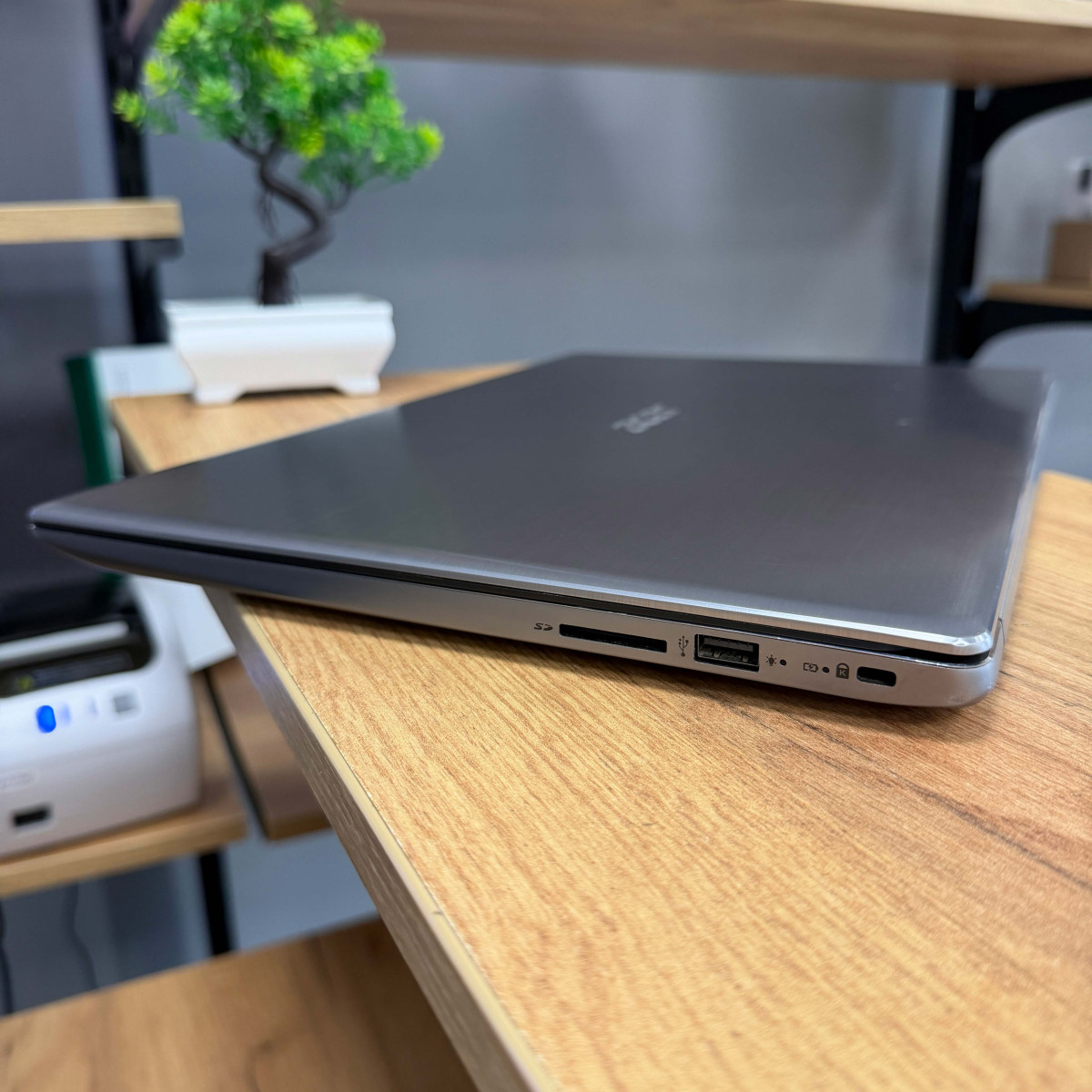 Ігровий ультрабук Acer Swift 3 SF315-41G/ 15.6" FullHD, IPS/ AMD Ryzen 7 2700U (4 ядра/ 8 потоків)/ AMD Radeon RX540 (на 2 GB)/ 8 GB/ 256 GB SSD M2 (Б/В) Ігровий ультрабук Acer Swift 3 SF315-41G/ 15.6" FullHD, IPS/ AMD Ryzen 7 2700U (4 ядра/ 8 потоків)/ AMD Radeon RX540 (на 2 GB)/ 8 GB/ 256 GB SSD M2 (Б/В)