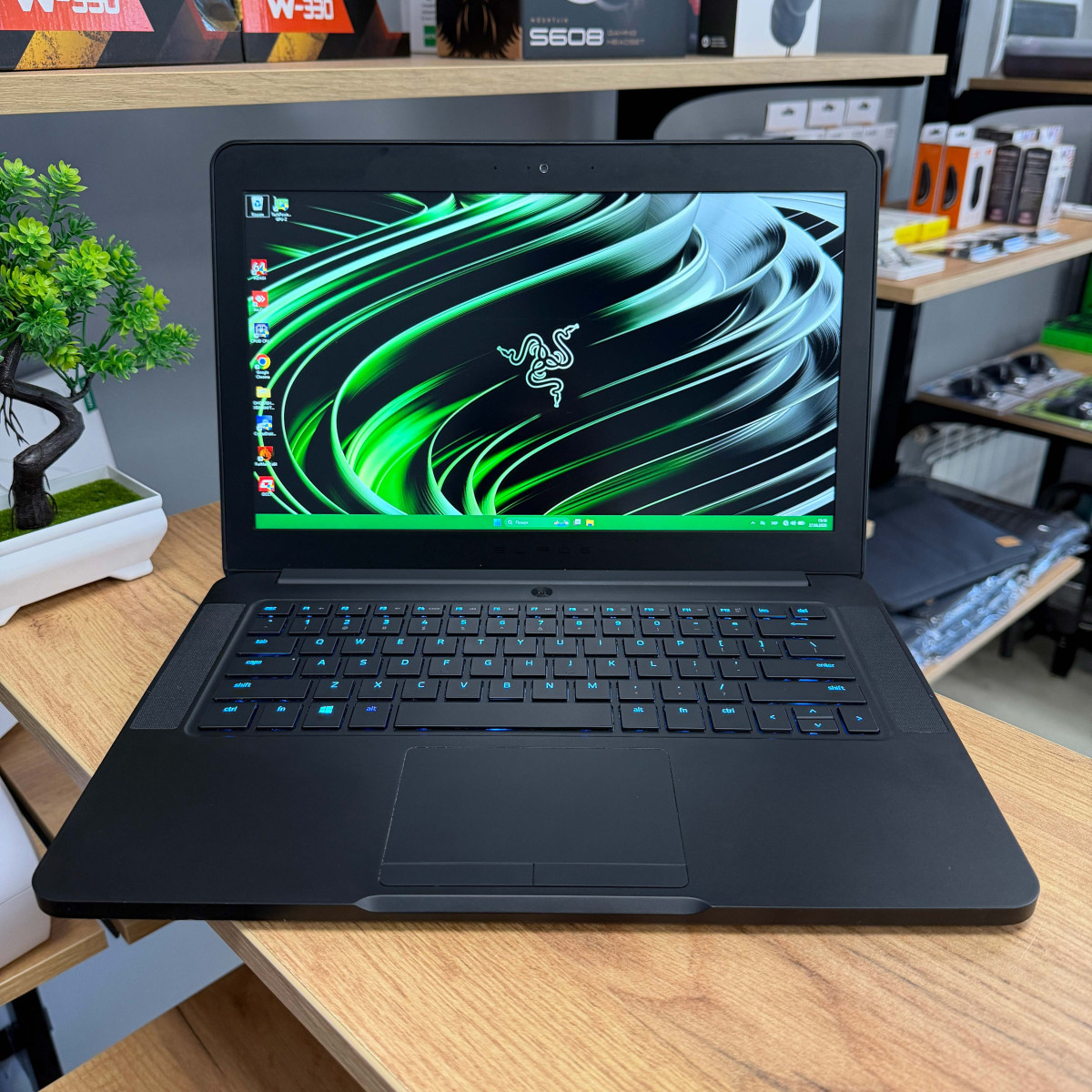 Ігровий ноутбук Razer Blade 14 (RZ09-01953E72)/ 14" FullHD, IPS/ Intel Core i7 7700HQ (4 ядра, до 3.8 Ггц)/ NVIDIA GeForce GTX 1060 (на 6 GB)/ 16 GB/ 512 GB SSD NVME (Б/В)