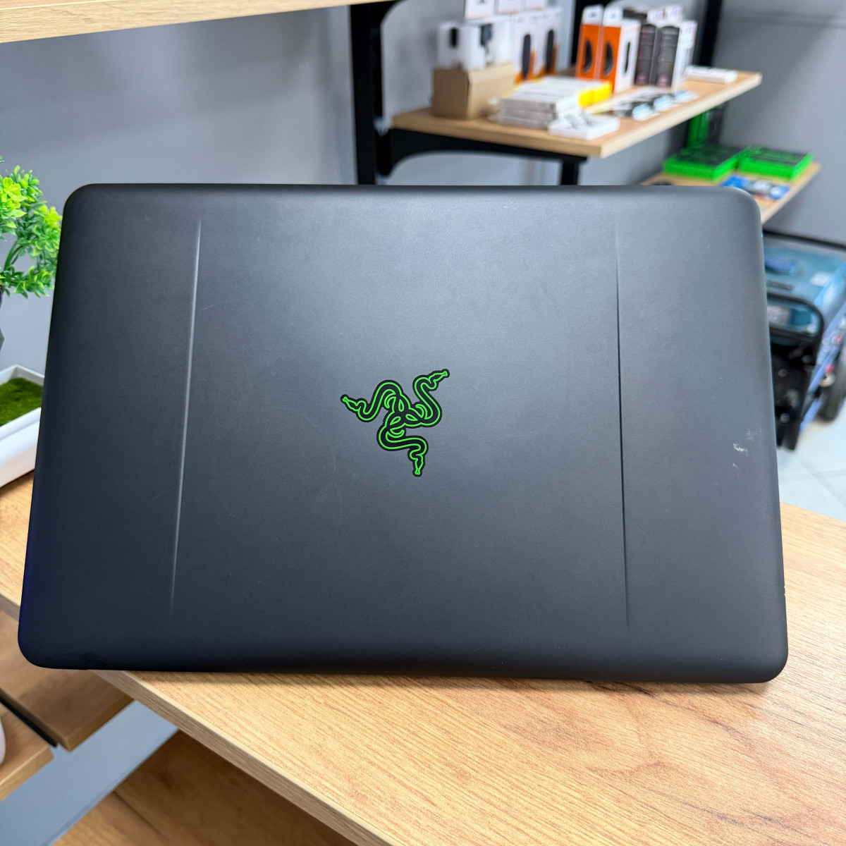 Ігровий ноутбук Razer Blade 14 (RZ09-01953E72)/ 14" FullHD, IPS/ Intel Core i7 7700HQ (4 ядра, до 3.8 Ггц)/ NVIDIA GeForce GTX 1060 (на 6 GB)/ 16 GB/ 512 GB SSD NVME (Б/В)
