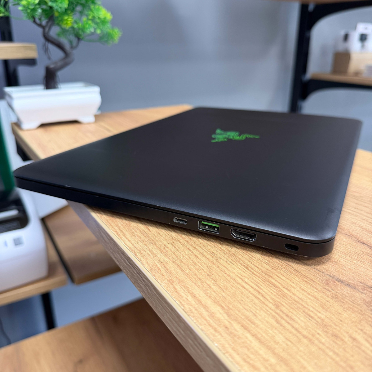 Ігровий ноутбук Razer Blade 14 (RZ09-01953E72)/ 14" FullHD, IPS/ Intel Core i7 7700HQ (4 ядра, до 3.8 Ггц)/ NVIDIA GeForce GTX 1060 (на 6 GB)/ 16 GB/ 512 GB SSD NVME (Б/В)