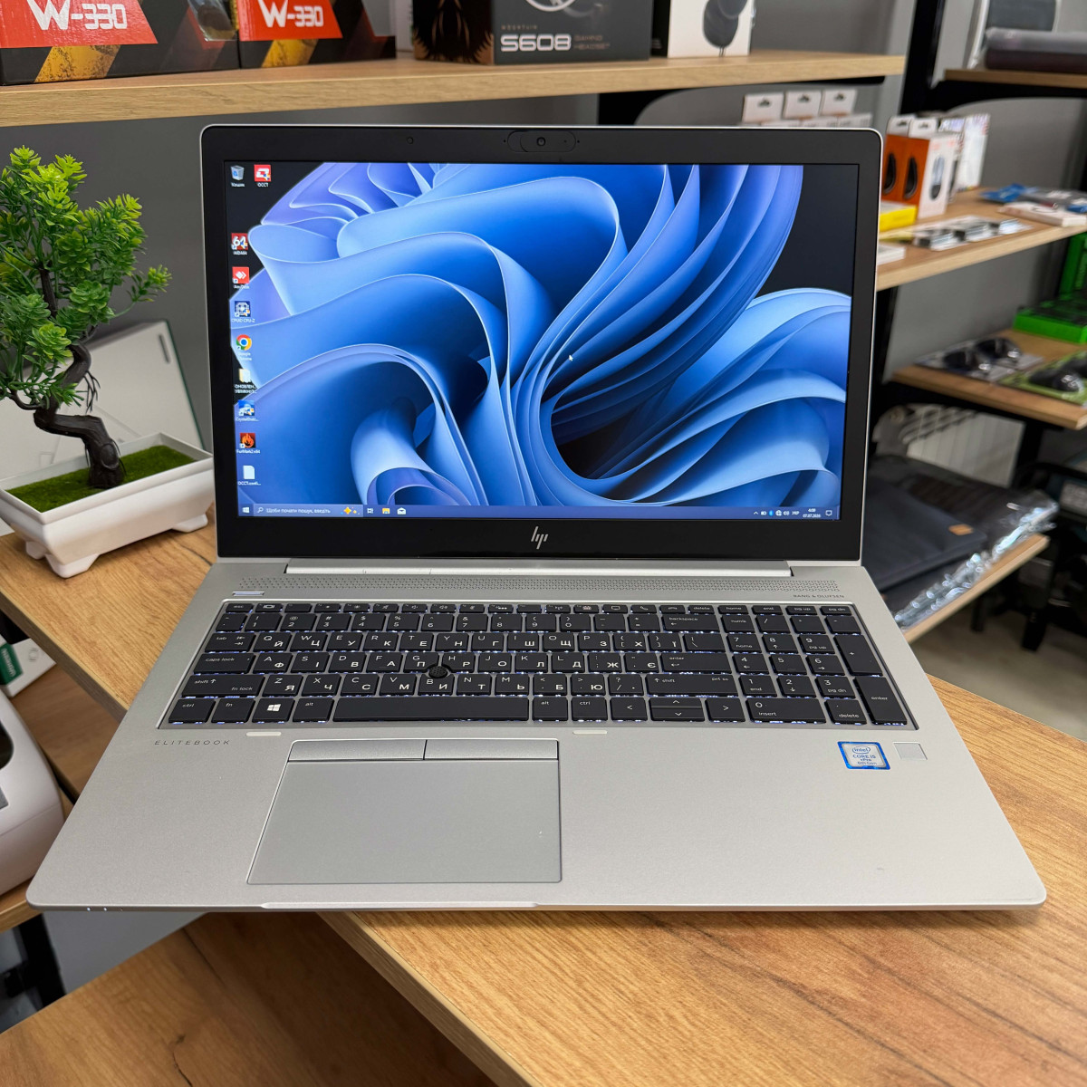 Ноутбук HP EliteBook 850 G5/ 15.6" FullHD, IPS/ Intel Core i5 8350U (4 ядра/ 8 потоків)/ Intel UHD 620/ 8 GB/ 256 GB SSD NVME (Б/В)