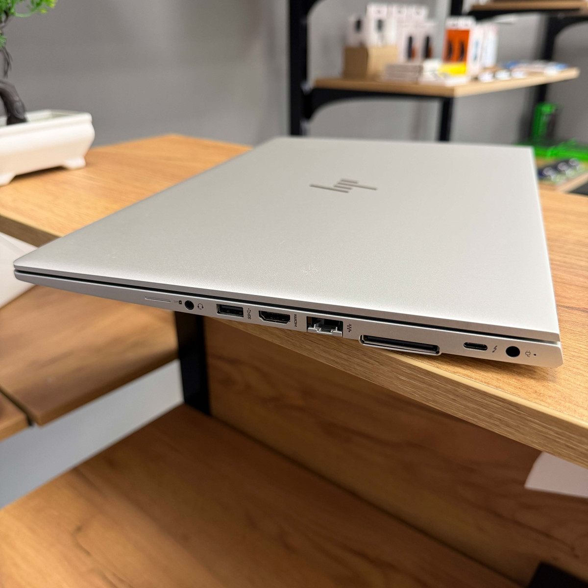 Ноутбук HP EliteBook 850 G5/ 15.6" FullHD, IPS/ Intel Core i5 8350U (4 ядра/ 8 потоків)/ Intel UHD 620/ 8 GB/ 256 GB SSD NVME (Б/В)
