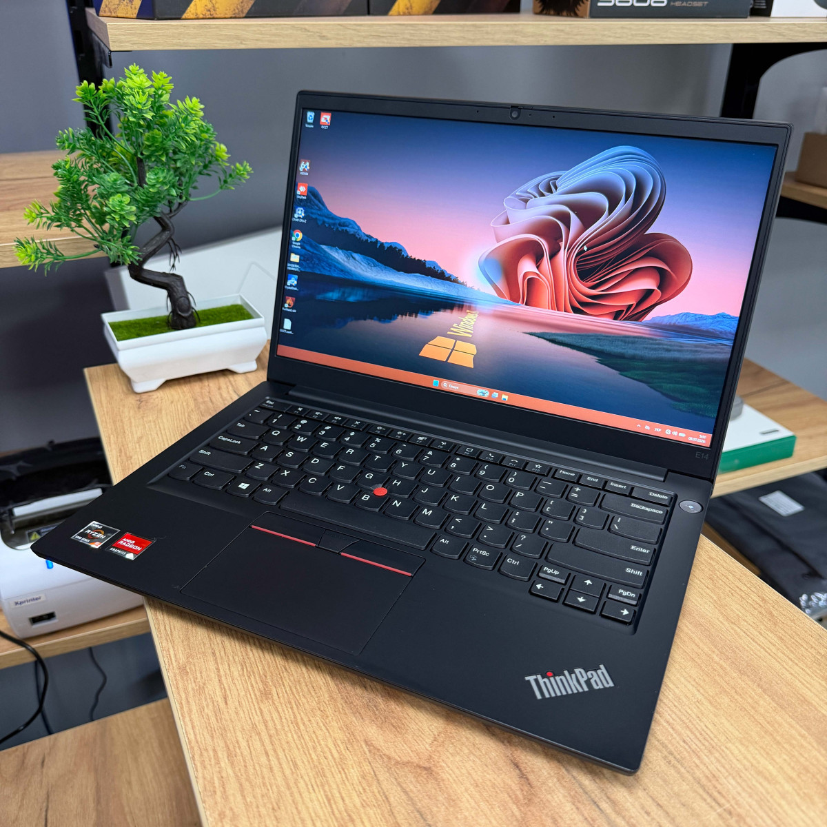 Ультрабук Lenovo ThinkPad E14 Gen 3/ 14" FullHD/ AMD Ryzen 5 5500U (6 ядер/ 12 потоків, до 4.3 ГГц)/ AMD Radeon RX Vega 7/ 16 GB/ 256 GB SSD NVME (Б/В) Ультрабук Lenovo ThinkPad E14 Gen 3/ 14" FullHD/ AMD Ryzen 5 5500U (6 ядер/ 12 потоків, до 4.3 ГГц)/ AMD Radeon RX Vega 7/ 16 GB/ 256 GB SSD NVME (Б/В)