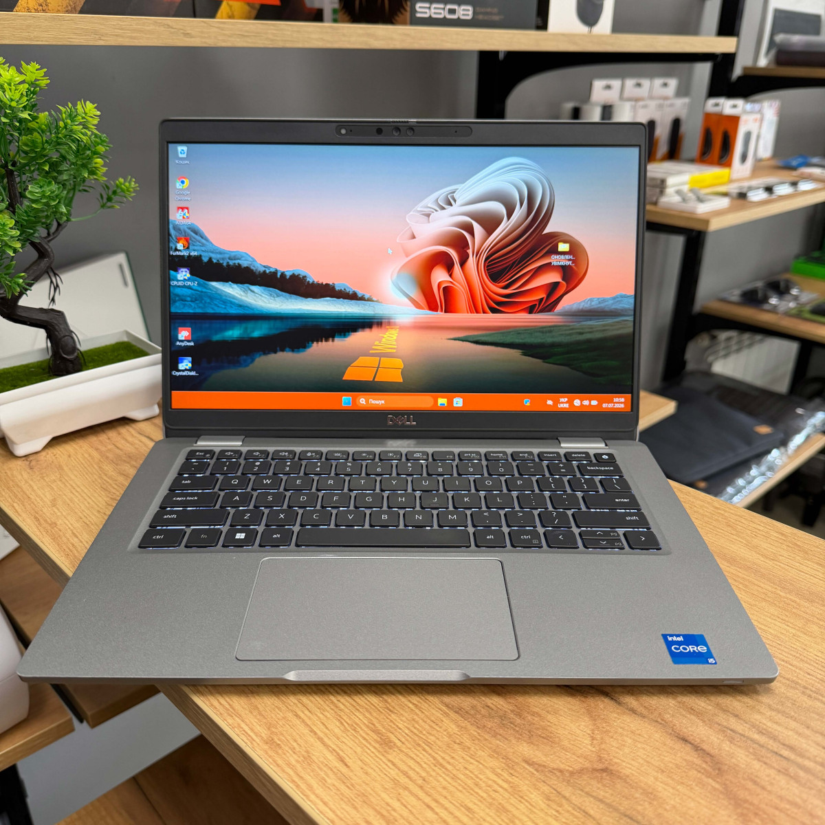 Ультрабук Dell Latitude 5330/ 13.3" FullHD, IPS/ Intel Core i5 1245U (10 ядер/ 12 потоків, до 4.4 ГГц)/ Intel Iris Xe/ 16 GB/ 256 GB SSD NVME (Б/В)