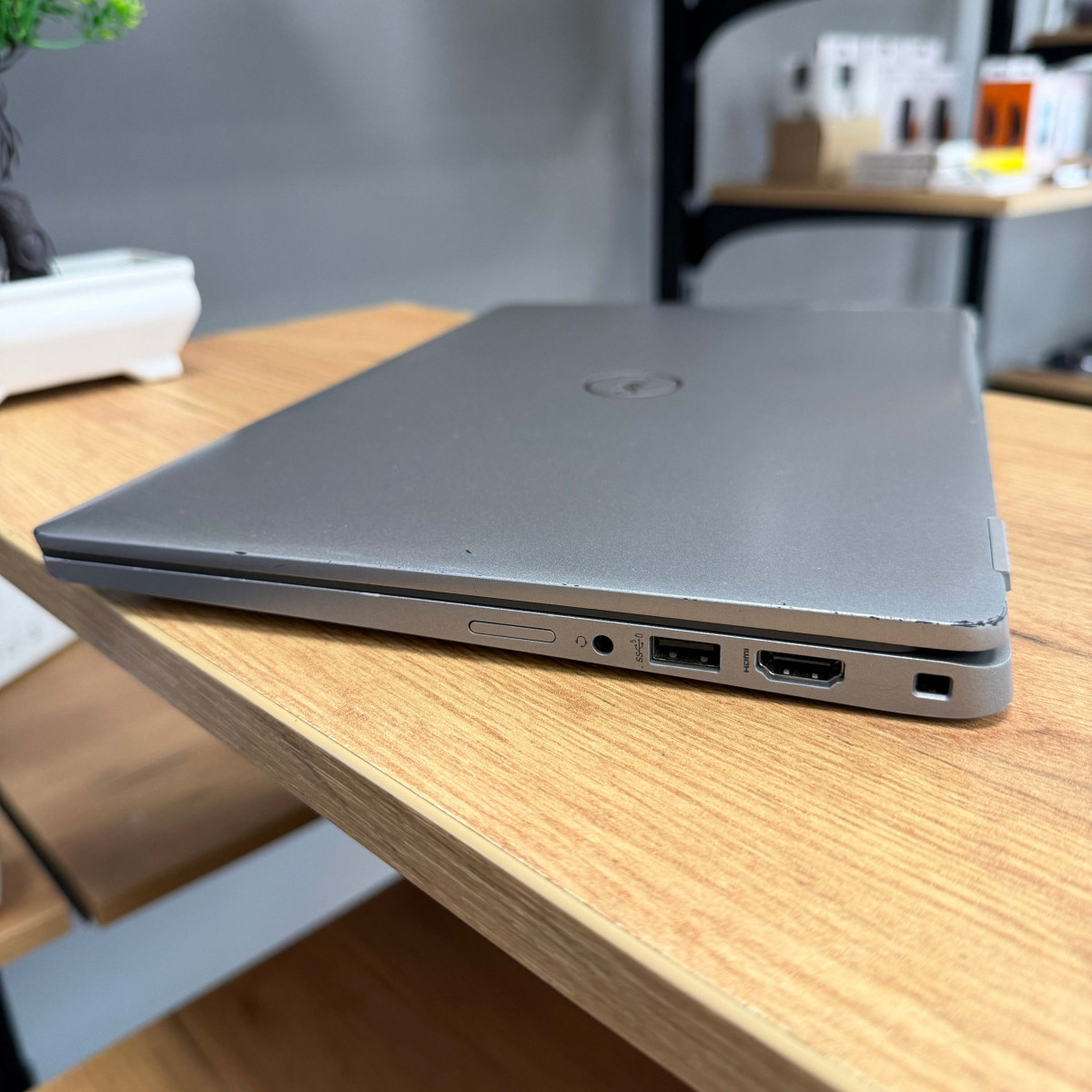Ультрабук Dell Latitude 5330/ 13.3" FullHD, IPS/ Intel Core i5 1245U (10 ядер/ 12 потоків, до 4.4 ГГц)/ Intel Iris Xe/ 16 GB/ 256 GB SSD NVME (Б/В)