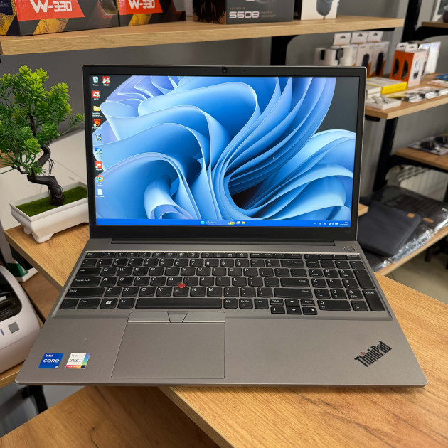 Ноутбук Lenovo ThinkPad E15 Gen 4/ 15.6" FullHD, IPS/ Intel Core i5 1235U (10 ядер/ 12 потоків)/ Intel Iris Xe/ 16 GB/ 256 GB SSD NVME (Б/В)