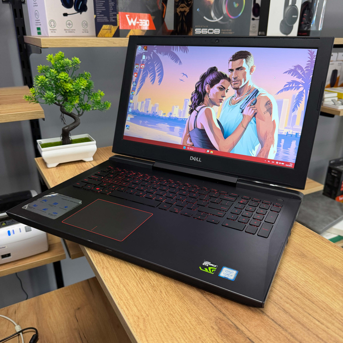 Ігровий ноутбук Dell Inspiron 15 7577/ 15.6" FullHD/ Intel Core i5 7300HQ (4 ядра, до 3.5 ГГц)/ NVIDIA GeForce GTX 1060 (на 6 GB) Max-Q/ 16 GB/ 256 GB SSD NVME Б\В)