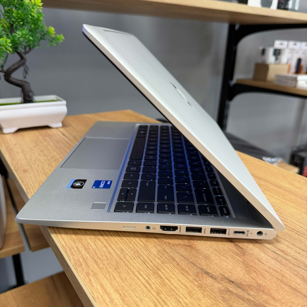 Ультрабук HP ProBook 440 G9/ 14" FullHD, IPS/ Intel Core i5 1235U (10 ядер/ 12 потоків)/ Intel UHD/ 8 GB/ 256 GB SSD NVME (Б/В) Ультрабук HP ProBook 440 G9/ 14" FullHD, IPS/ Intel Core i5 1235U (10 ядер/ 12 потоків)/ Intel UHD/ 8 GB/ 256 GB SSD NVME (Б/В)