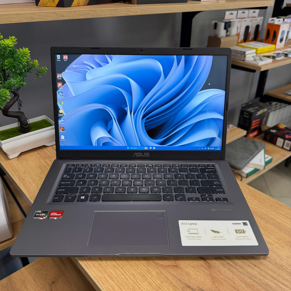 Ультрабук Asus VivoBook X415UA/ 14" FullHD/ AMD Ryzen 5 5500U (6 ядер/ 12 потоків, до 4.3 ГГц)/ AMD Radeon RX Vega 7/ 16 GB/ 256 GB SSD NVME (Б/В) 