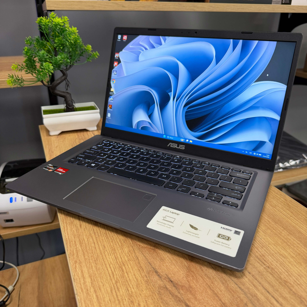 Ультрабук Asus VivoBook X415UA/ 14" FullHD/ AMD Ryzen 5 5500U (6 ядер/ 12 потоків, до 4.3 ГГц)/ AMD Radeon RX Vega 7/ 16 GB/ 256 GB SSD NVME (Б/В) 