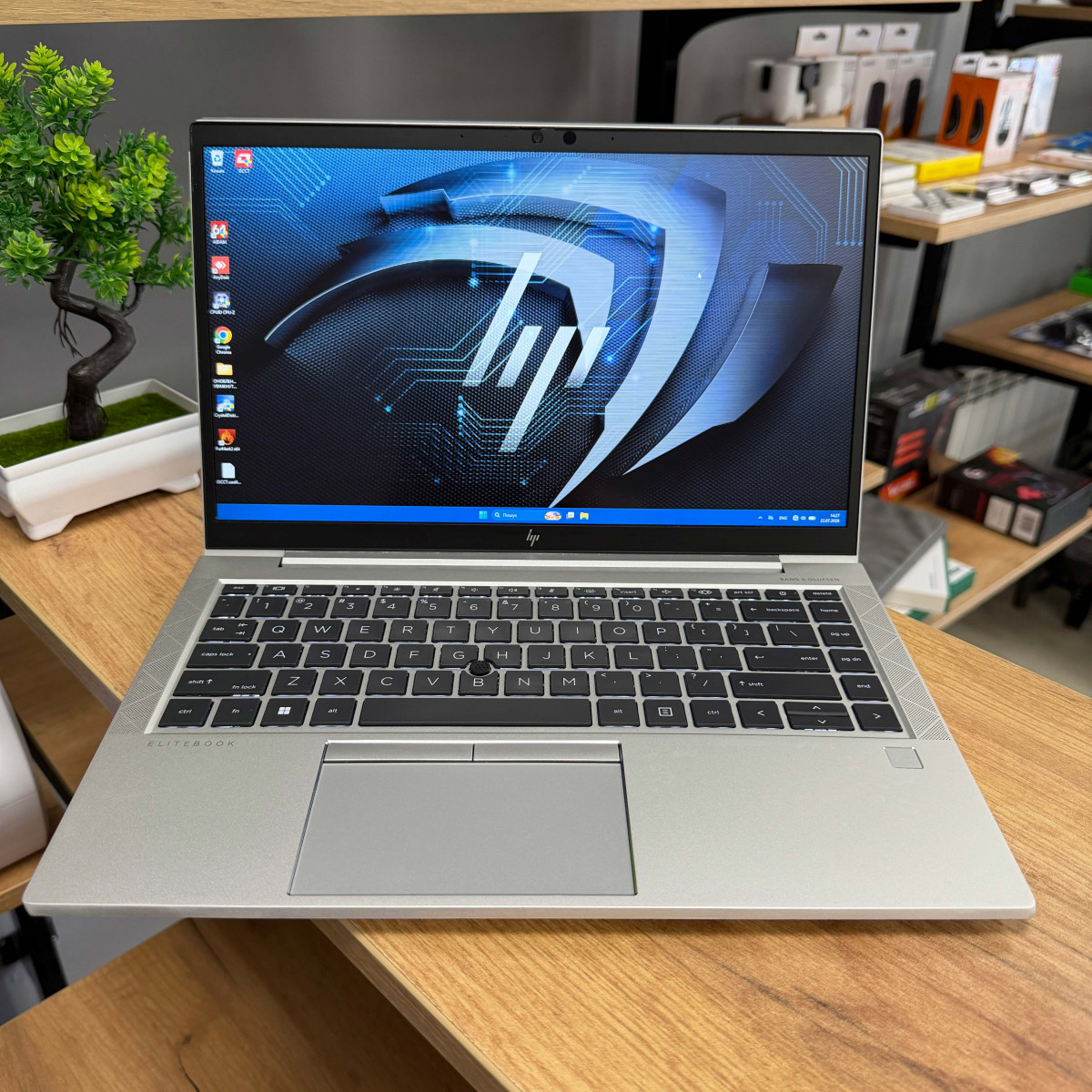 Ультрабук HP EliteBook 845 G8/ 14" FullHD, IPS сенсорний/ AMD Ryzen 7 PRO 5850U (8 ядер/ 16 потоків)/ AMD Radeon RX Vega 8/ 8 GB/ 256 GB SSD NVME (Б/В)