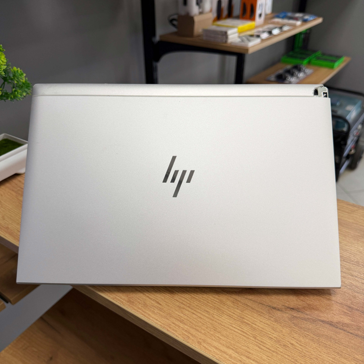 Ультрабук HP EliteBook 845 G8/ 14" FullHD, IPS сенсорний/ AMD Ryzen 7 PRO 5850U (8 ядер/ 16 потоків)/ AMD Radeon RX Vega 8/ 8 GB/ 256 GB SSD NVME (Б/В)