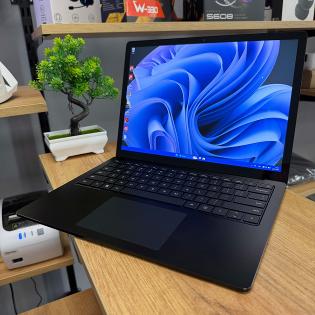 Сенсорний ультрабук Microsoft Surface 5 1950/ 13.5" 2K (2256×1504), IPS 16:10/ Intel Core i5 1245U (10 ядер/ 12 потоків)/ Intel Iris Xe/ 8 GB/ 256 GB SSD NVME (Б/В)