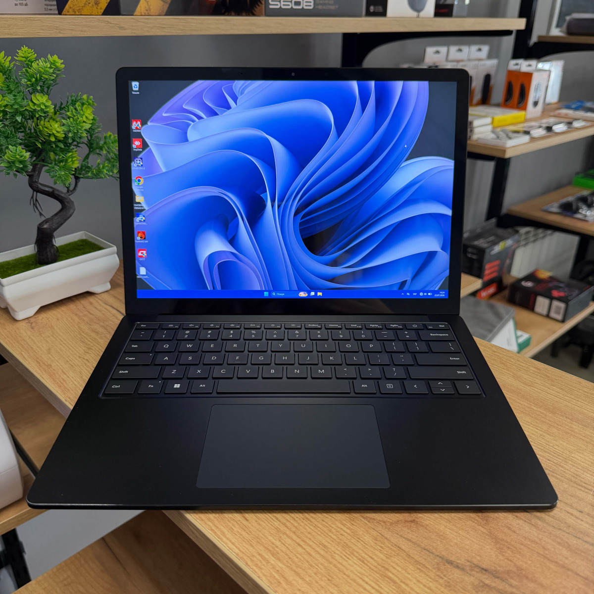 Сенсорний ультрабук Microsoft Surface 5 1950/ 13.5" 2K (2256×1504), IPS 16:10/ Intel Core i5 1245U (10 ядер/ 12 потоків)/ Intel Iris Xe/ 8 GB/ 256 GB SSD NVME (Б/В) Сенсорний ультрабук Microsoft Surface 5 1950/ 13.5" 2K (2256×1504), IPS 16:10/ Intel Core i5 1245U (10 ядер/ 12 потоків)/ Intel Iris Xe/ 8 GB/ 256 GB SSD NVME (Б/В)
