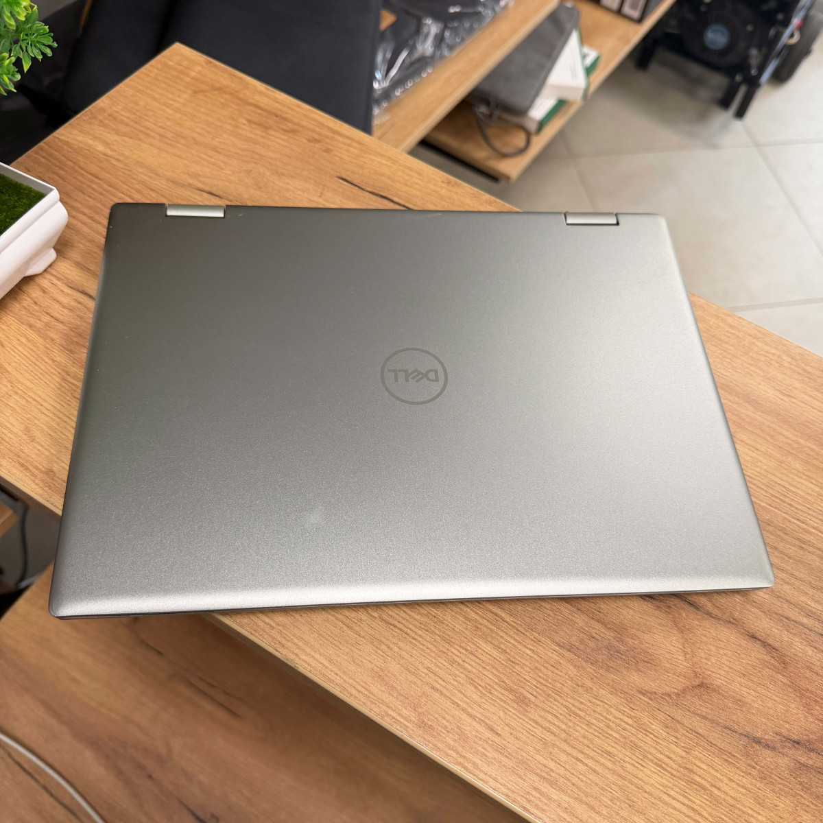 Сенсорний ультрабук-трансформер 2в1 Dell Inspiron 14 7425/ 14" FullHD, IPS 16:10/ AMD Ryzen 5 5625U (6 ядер/ 12 потоків)/ AMD Radeon RX Vega 7/ 8 GB/ 256 GB SSD NVME (Б/В)
