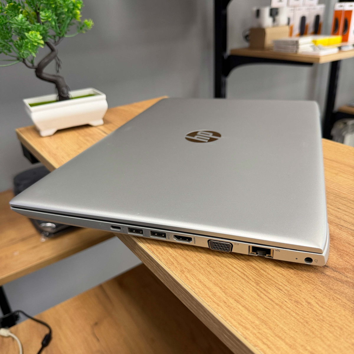 Hоутбук HP ProBook 450 G5/ 15.6" FullHD, IPS/ Intel Core i5 8250U (4 ядра/ 8 потоків)/ Intel UHD 620/ 8 GB/ 256 GB SSD NVME (Б/В)