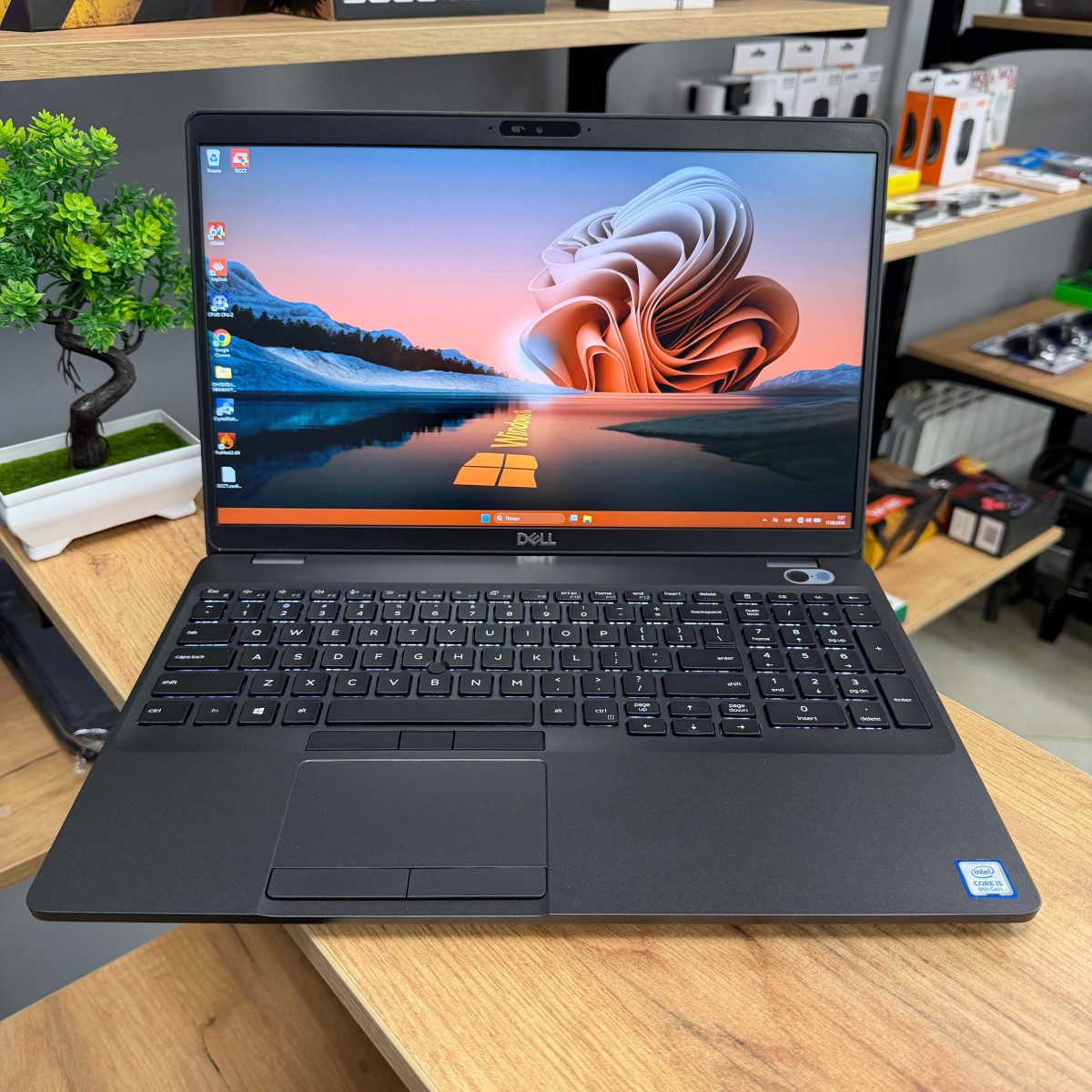 Ноутбук Dell Latitude 5500/ 15.6" FullHD, IPS/ Intel Core i5 8365U (4 ядра/ 8 потоків, до 4.1 ГГц)/ Intel UHD 620/ 8 GB/ 256 GB SSD NVME (Б/В)