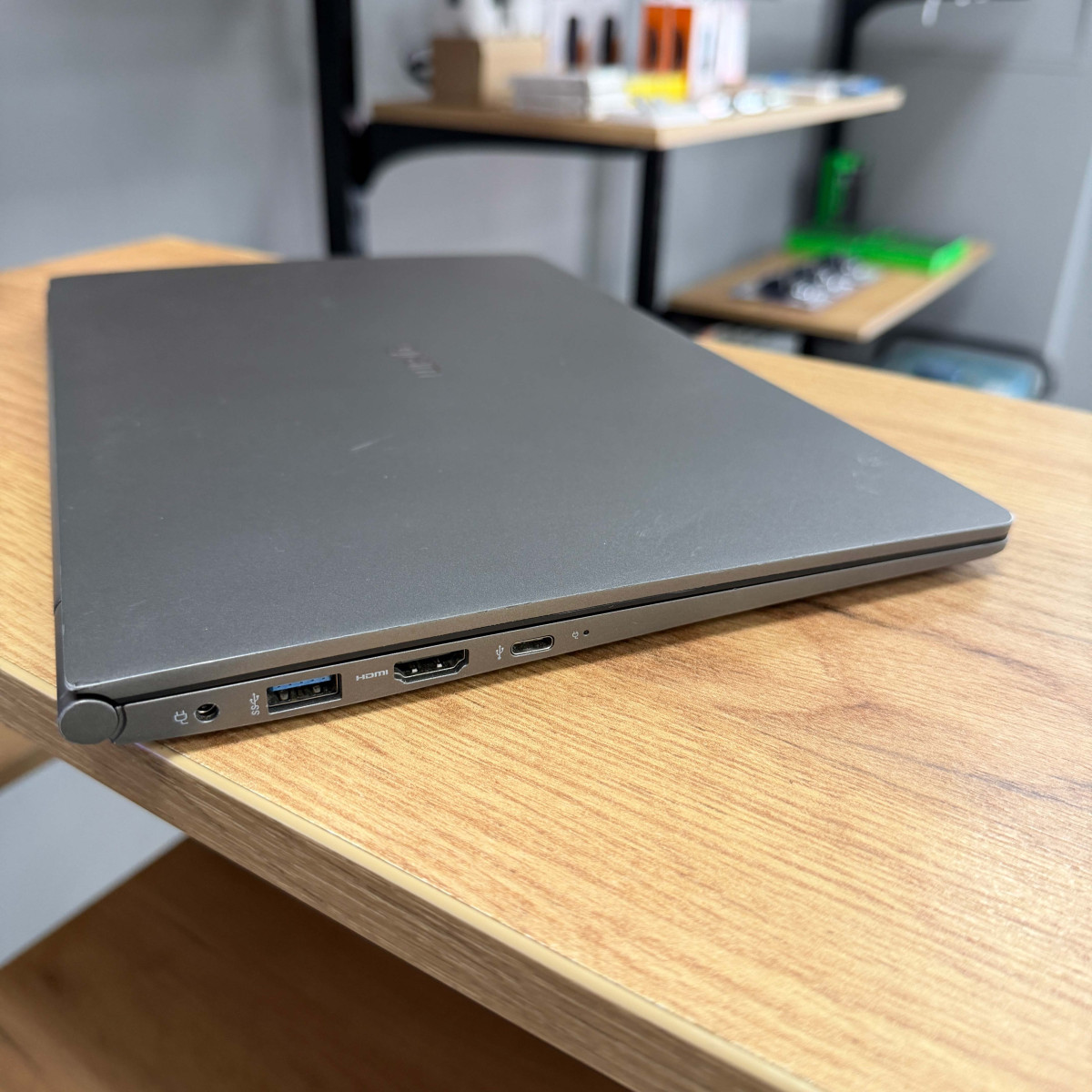 Сенсорний ультрабук LG Gram 13Z990/ 13.3" FullHD, IPS/ Intel Core i5 8265U (4 ядра/ 8 потоків)/ Intel UHD 620/ 8 GB/ 256 GB SSD NVME (Б/В)