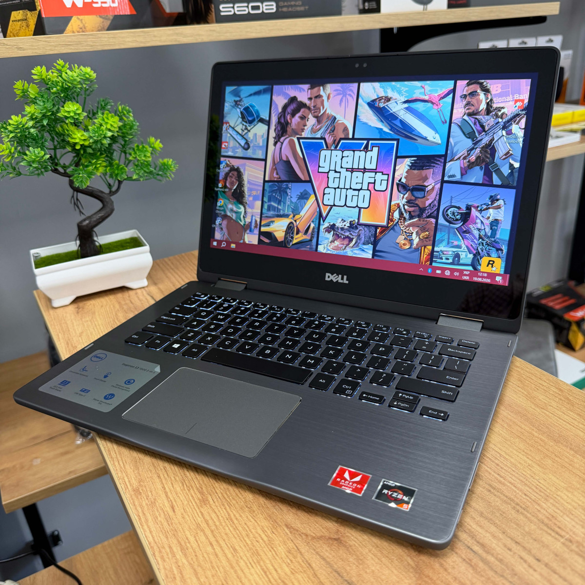 Cенсорний ноутбук-трансформер Dell Inspiron 13 7375 2в1/ 13.3" FullHD, IPS/ AMD Ryzen 5 2500U (4 ядра/ 8 потоків)/ AMD Radeon Vega 8/ 16 GB/ 256 GB SSD M2 (Б/В)