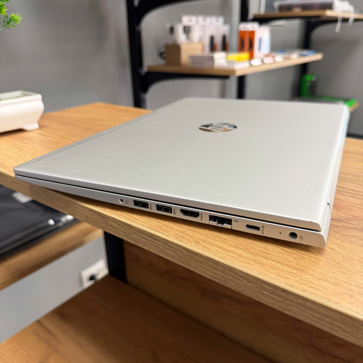 Сенсорний ноутбук HP ProBook 450 G6/ 15.6" HD/ Intel Core i5 8265U (4 ядра/ 8 потоків)/ Intel UHD 620/ 8 GB/ 256 GB SSD NVME (Б/В) 