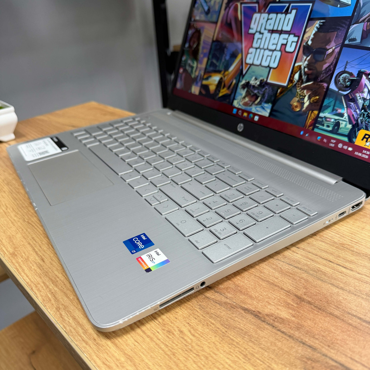 Сенорний ультрабук HP 15-dy5073dx/ 15.6" FullHD, IPS/ Intel Core i7 1255U (10 ядер/ 12 потоків)/ Intel UHD/ 8 GB/ 256 GB SSD NVME (Б/В)
