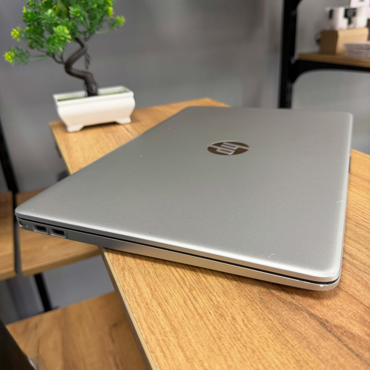 Сенорний ультрабук HP 15-dy5073dx/ 15.6" FullHD, IPS/ Intel Core i7 1255U (10 ядер/ 12 потоків)/ Intel UHD/ 8 GB/ 256 GB SSD NVME (Б/В)