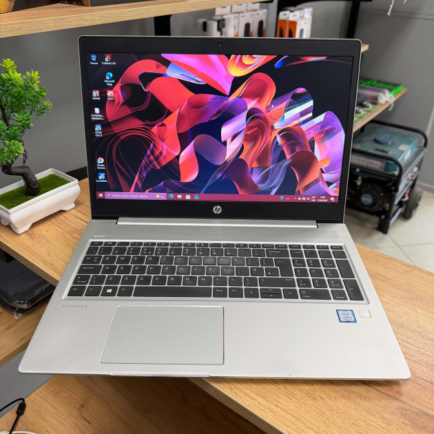 Ноутбук HP ProBook 450 G6/ 15.6" HD/ Intel Core i5 8265U (4 ядра/ 8 потоків)/ Intel UHD 620/ 8 GB/ 256 GB SSD NVME (Б/В) 