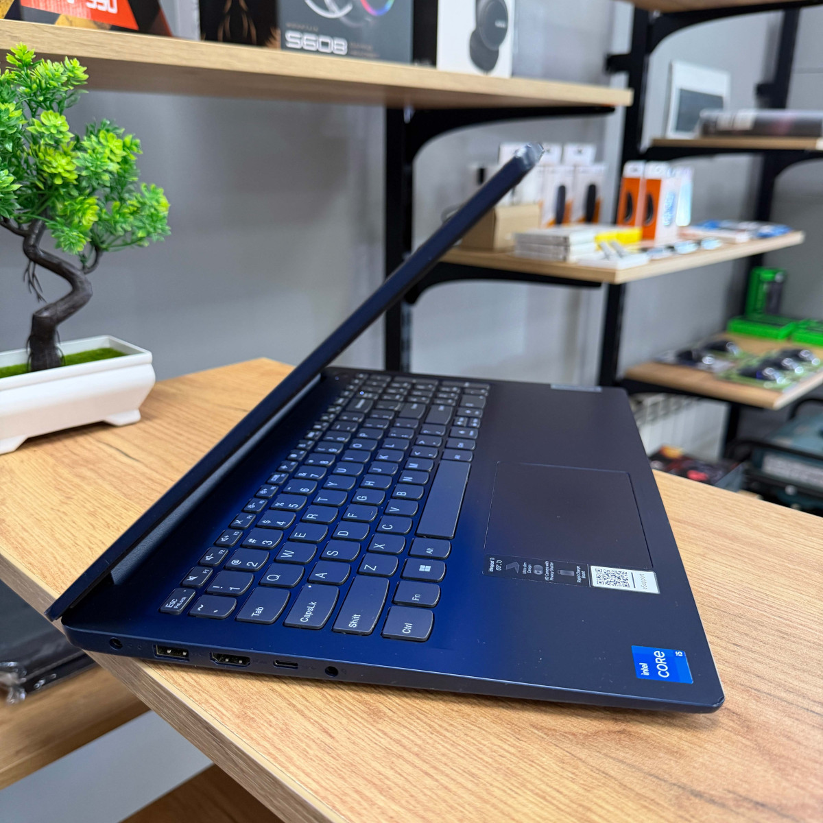 Сенсорний ультрабук Lenovo IdeaPad 3 15IAU7/ 15.6" FullHD, IPS/ Intel Core i5 1235U (10 ядер/ 12 потоків)/ Intel UHD/ 8 GB/ 512 GB SSD NVME (Б/В)