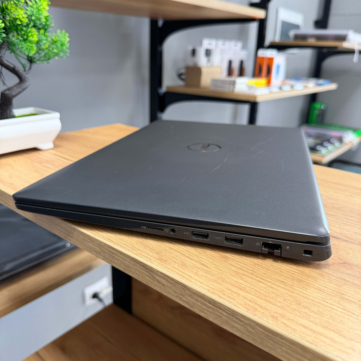 Ноутбук Dell Latitude 3520/ 15.6" FullHD, IPS/ Intel Core i5 1135G7 (4 ядра/ 8 потоків)/ Intel Iris Xe/ 8 GB/ 256 GB SSD NVME (Б/В) 